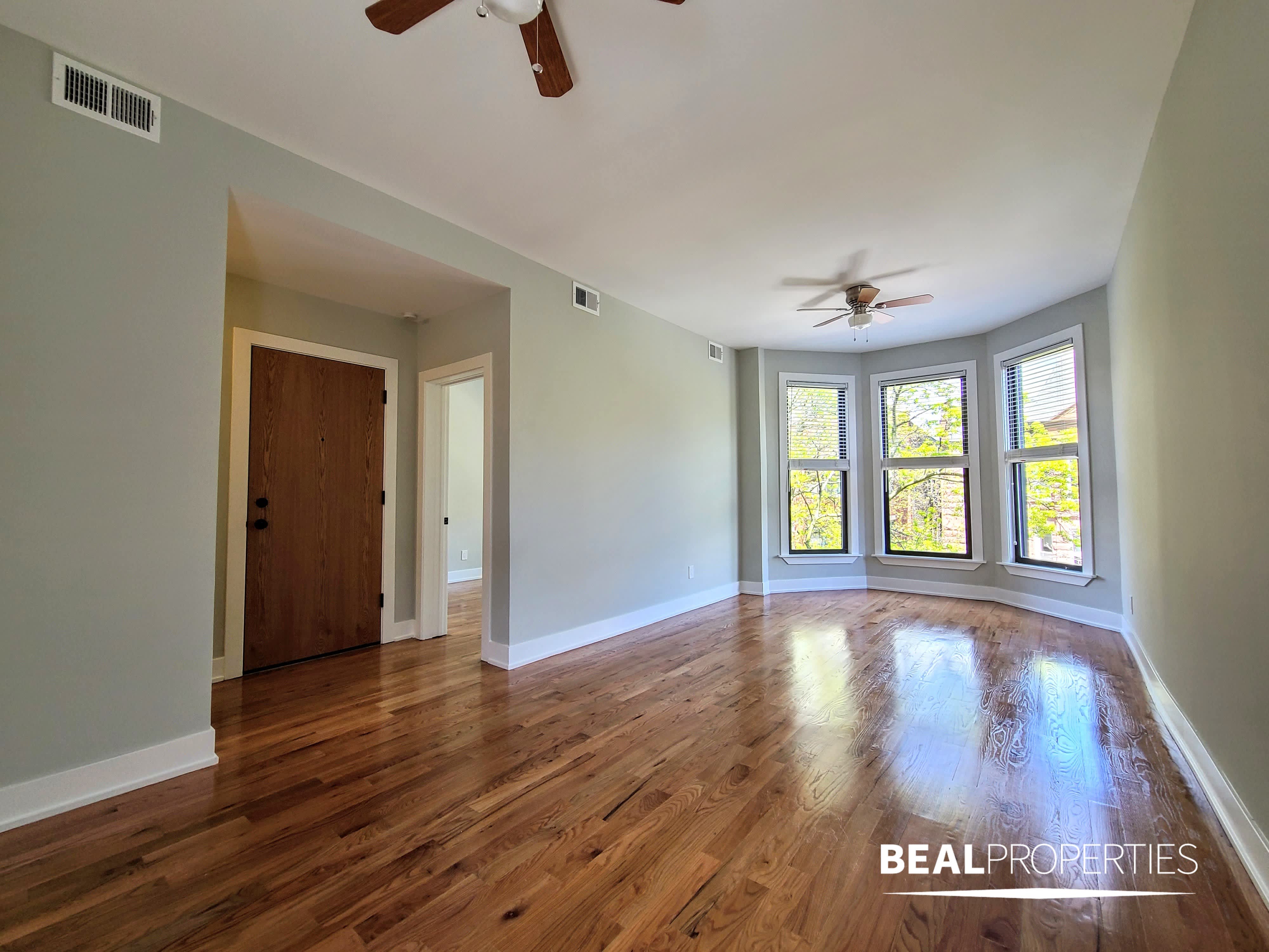 629 W Oakdale Ave – photo 1