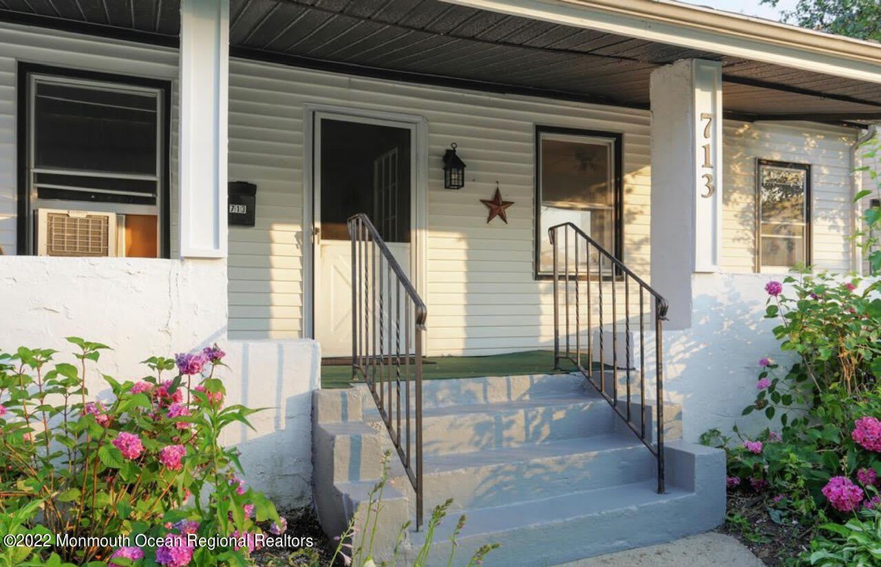 713 18th Avenue – photo 1