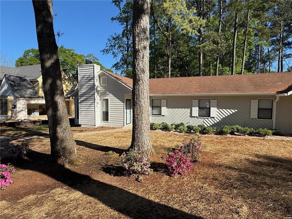 1601 Walker Street SE – photo 2