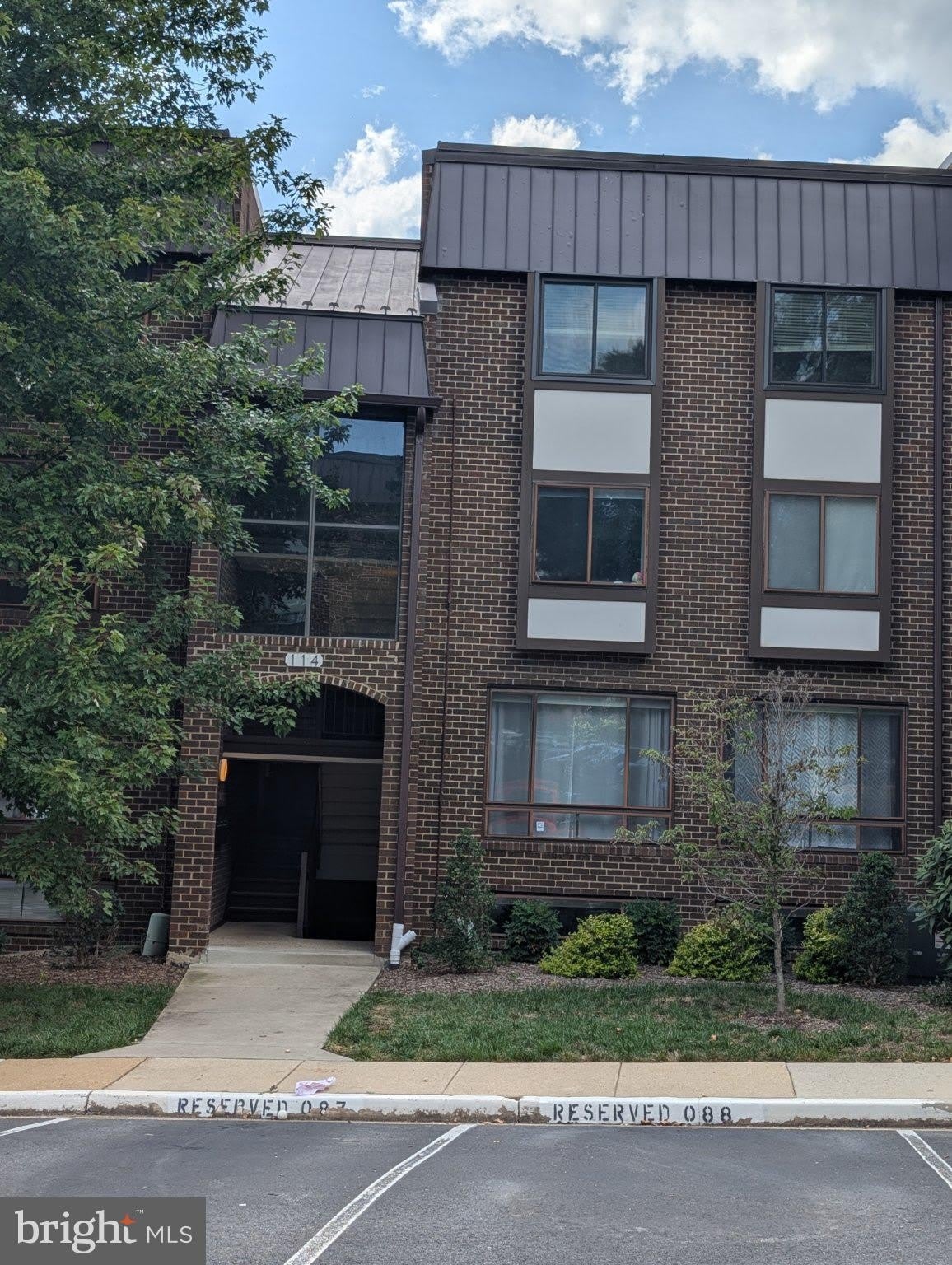 114 ROBERTS Lane – photo 1