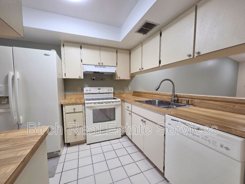 2131 Ridge Rd S. -#108 – photo 3