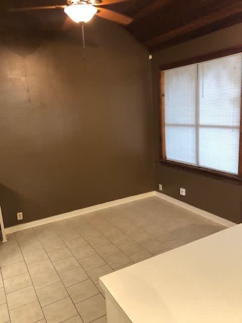 8366 Governor – photo 3