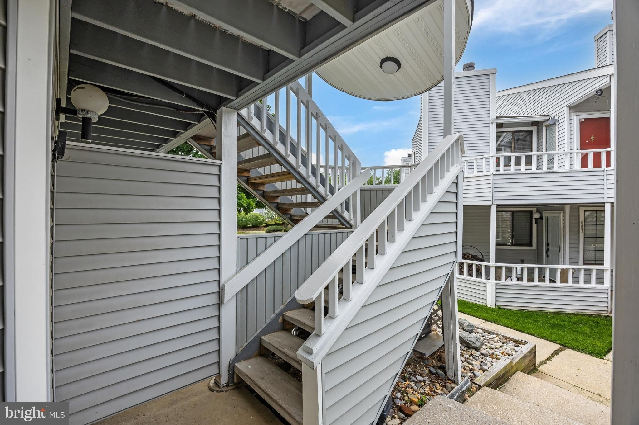 702 ABBEY Court – photo 3