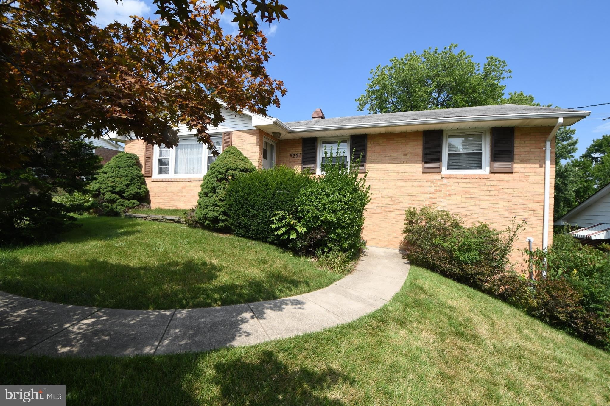 9221 DAVIDSON Street – photo 2