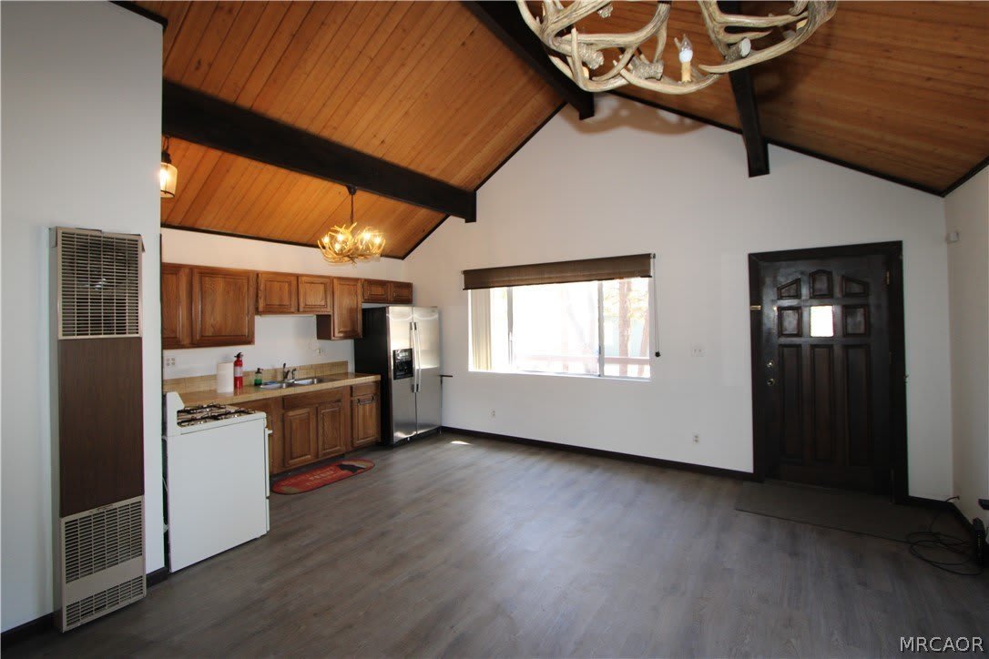 898 Los Angeles Avenue – photo 2