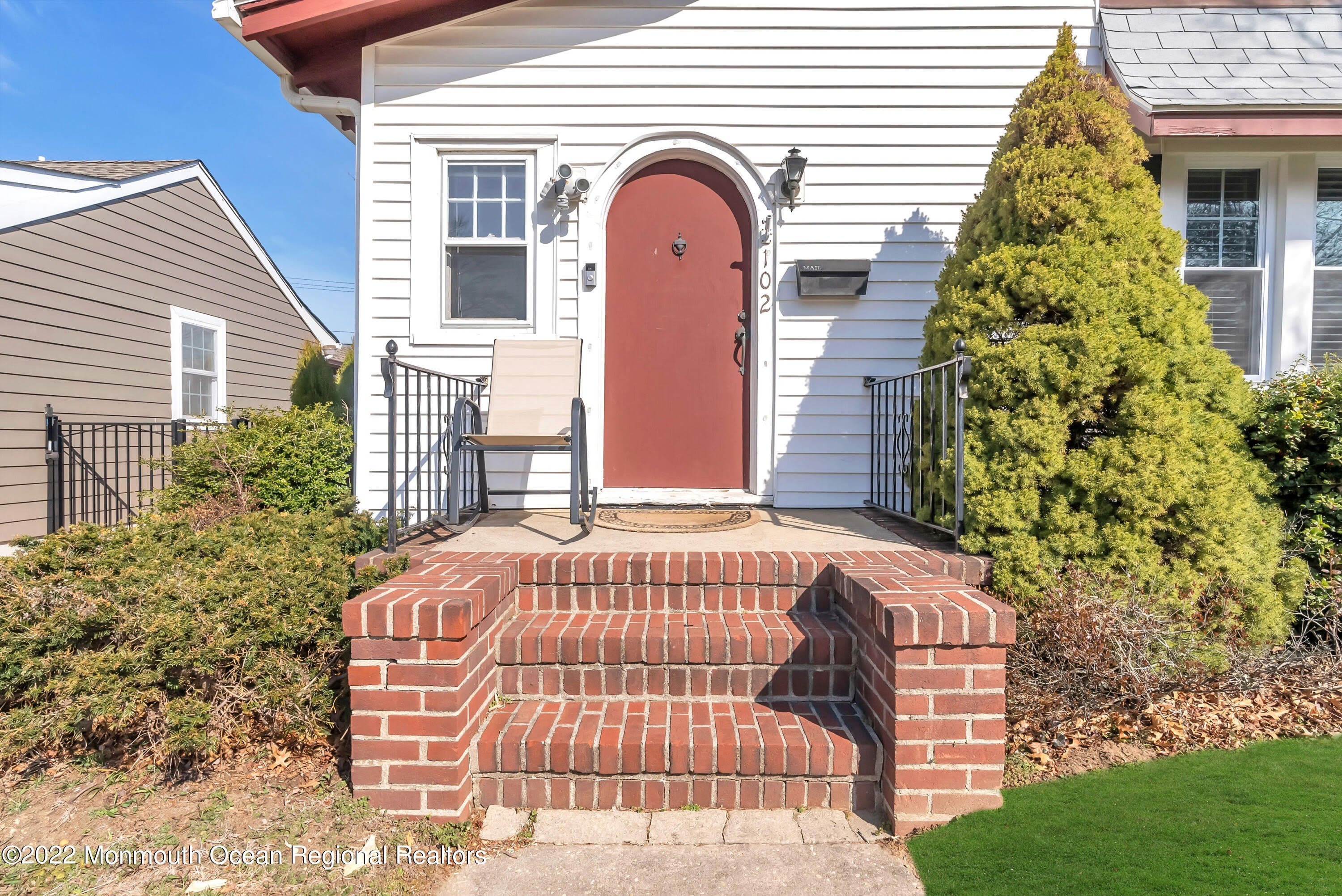 102 Dixon Avenue – photo 2