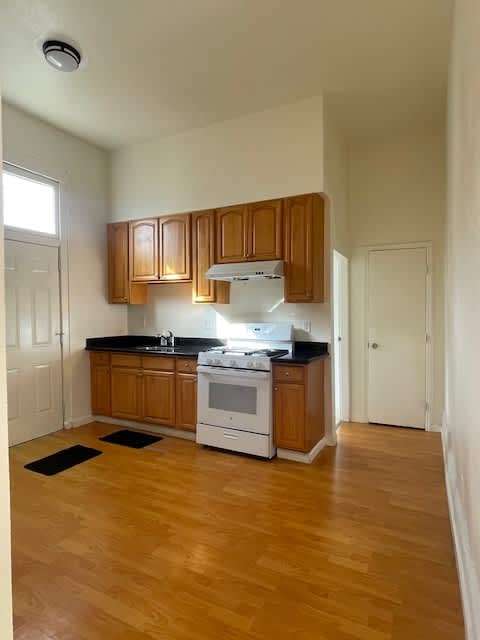 1739 10th Avenue – photo 3