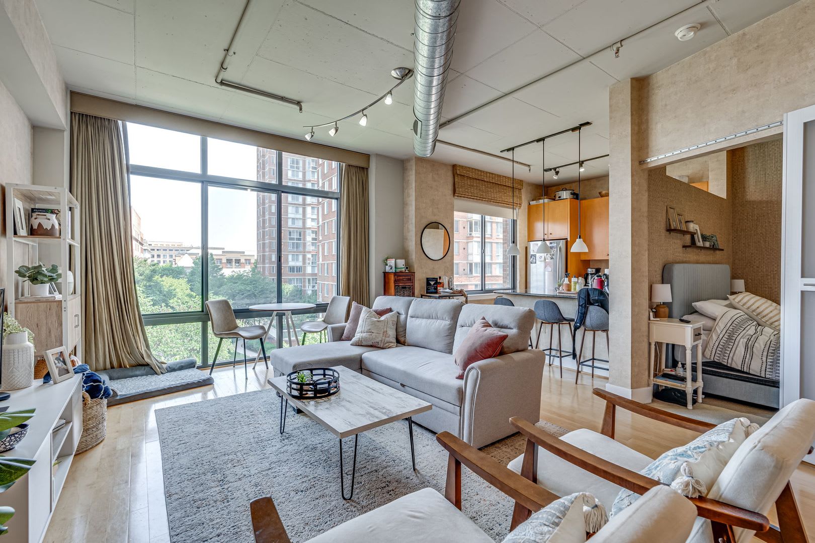 Modern Condo In Old Town Alexandria – photo 4