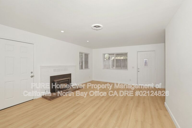 1040 South Cloverdale Blvd – photo 3