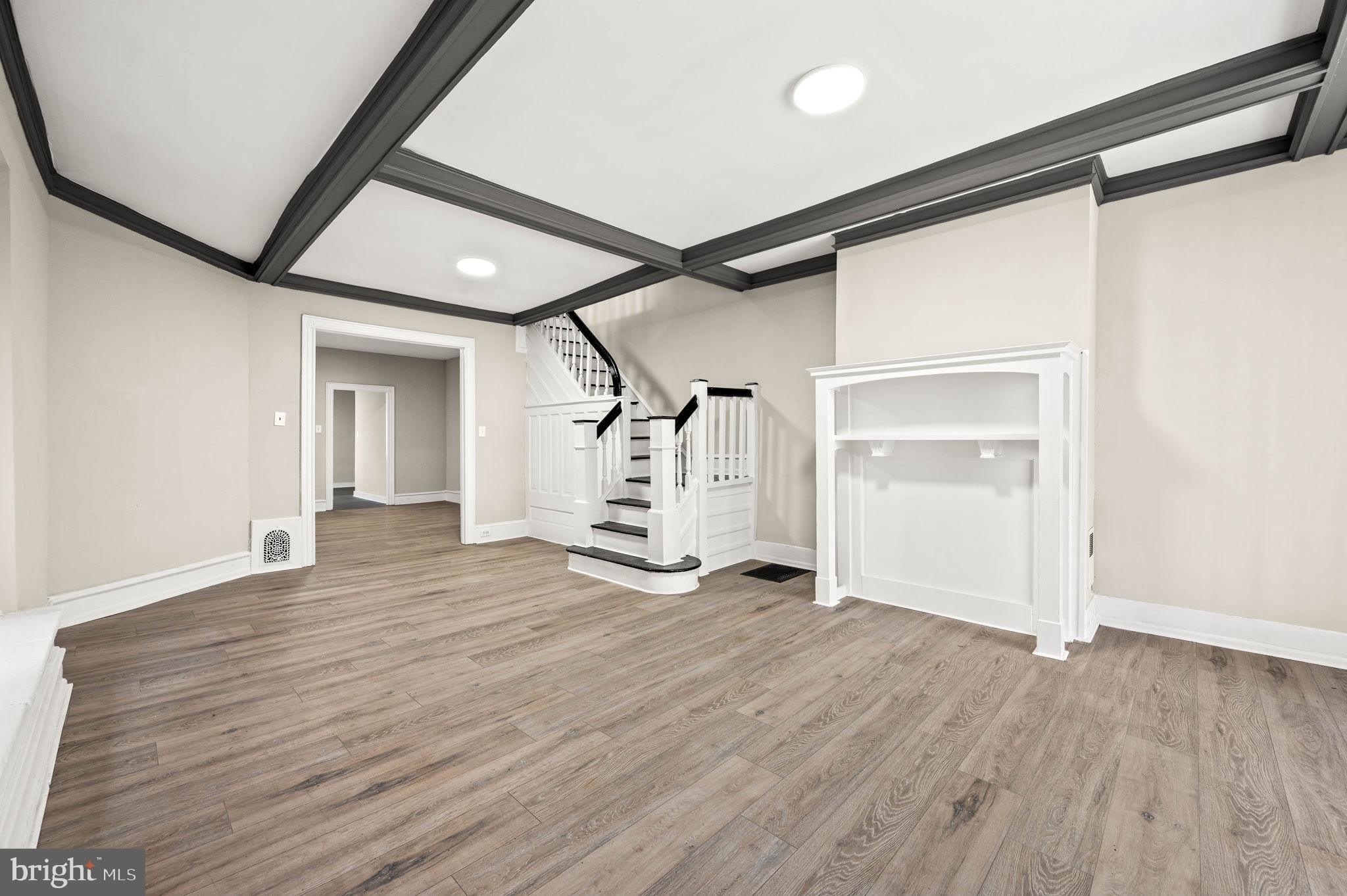 5011 LARCHWOOD Avenue – photo 2