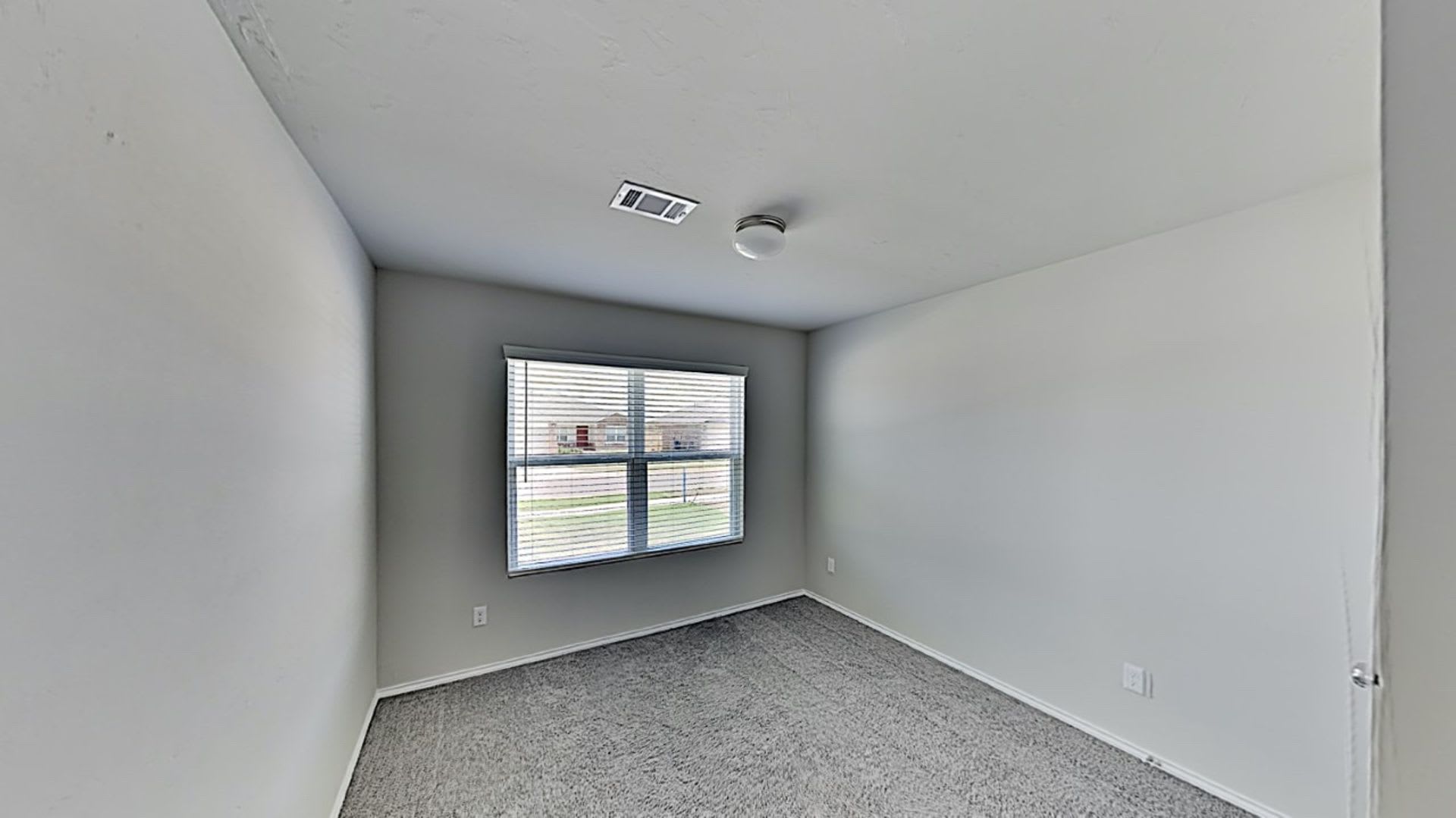 4 Bedroom 2 Bath Home in Newcastle Schools – photo 5