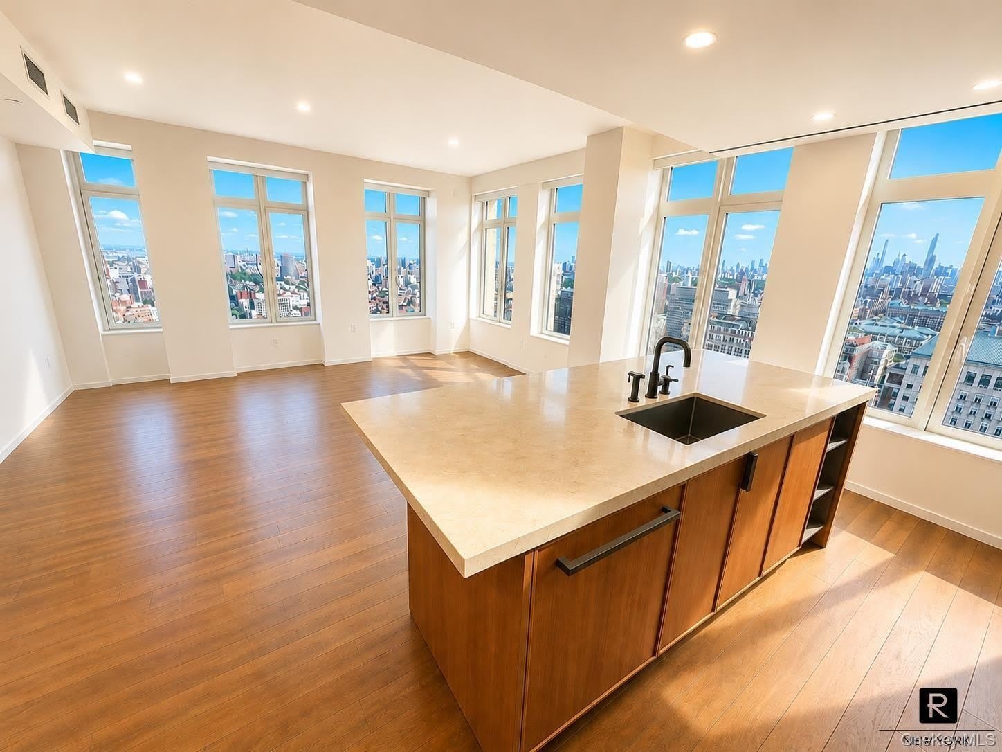 543 W 122Nd Street – photo 1