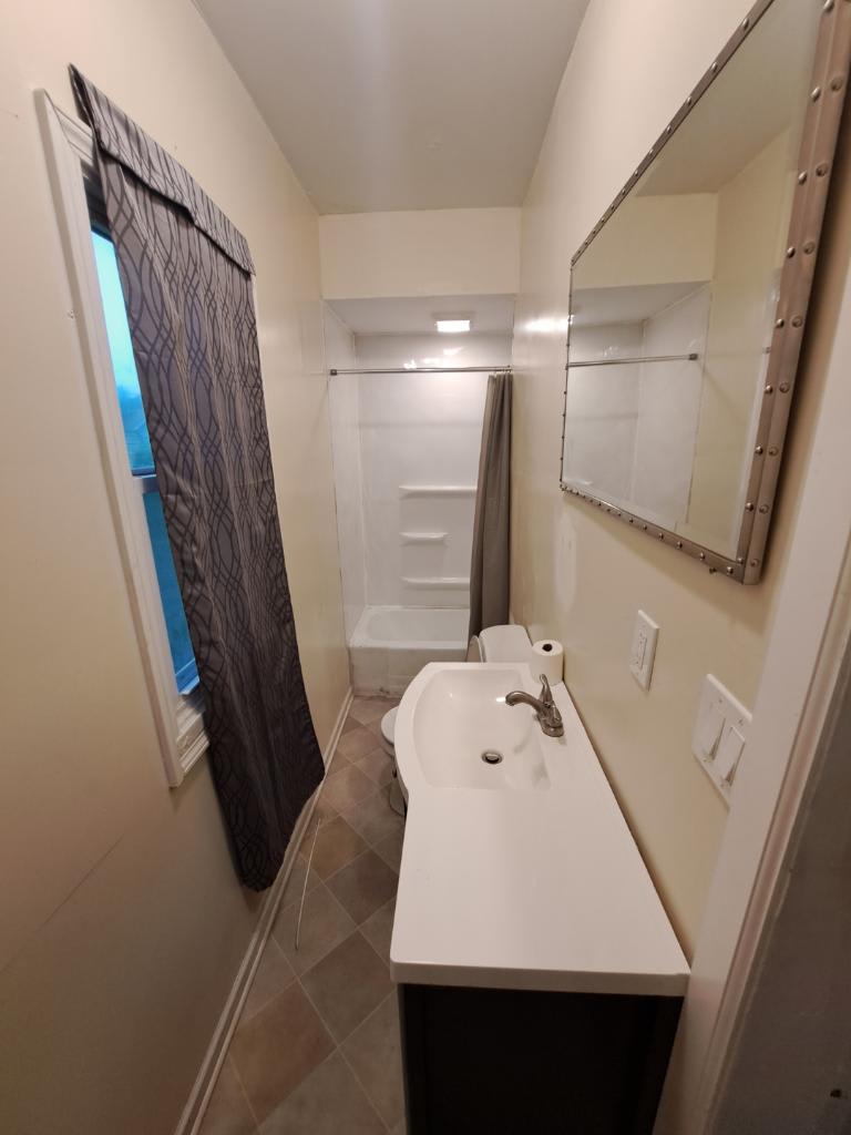 1633 East 49th Street – photo 3