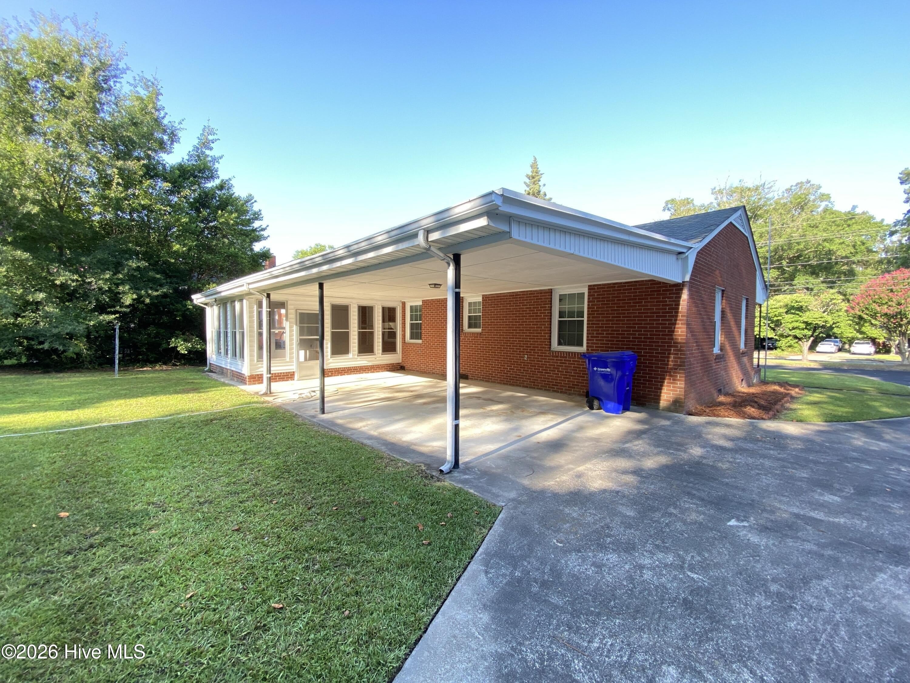 1710 S Elm Street – photo 2