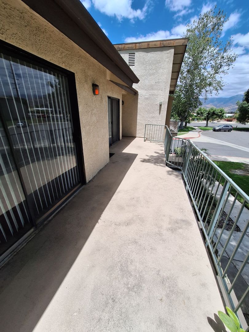 **Move In Special** 2 Bedrooms in the City of Redlands – photo 2