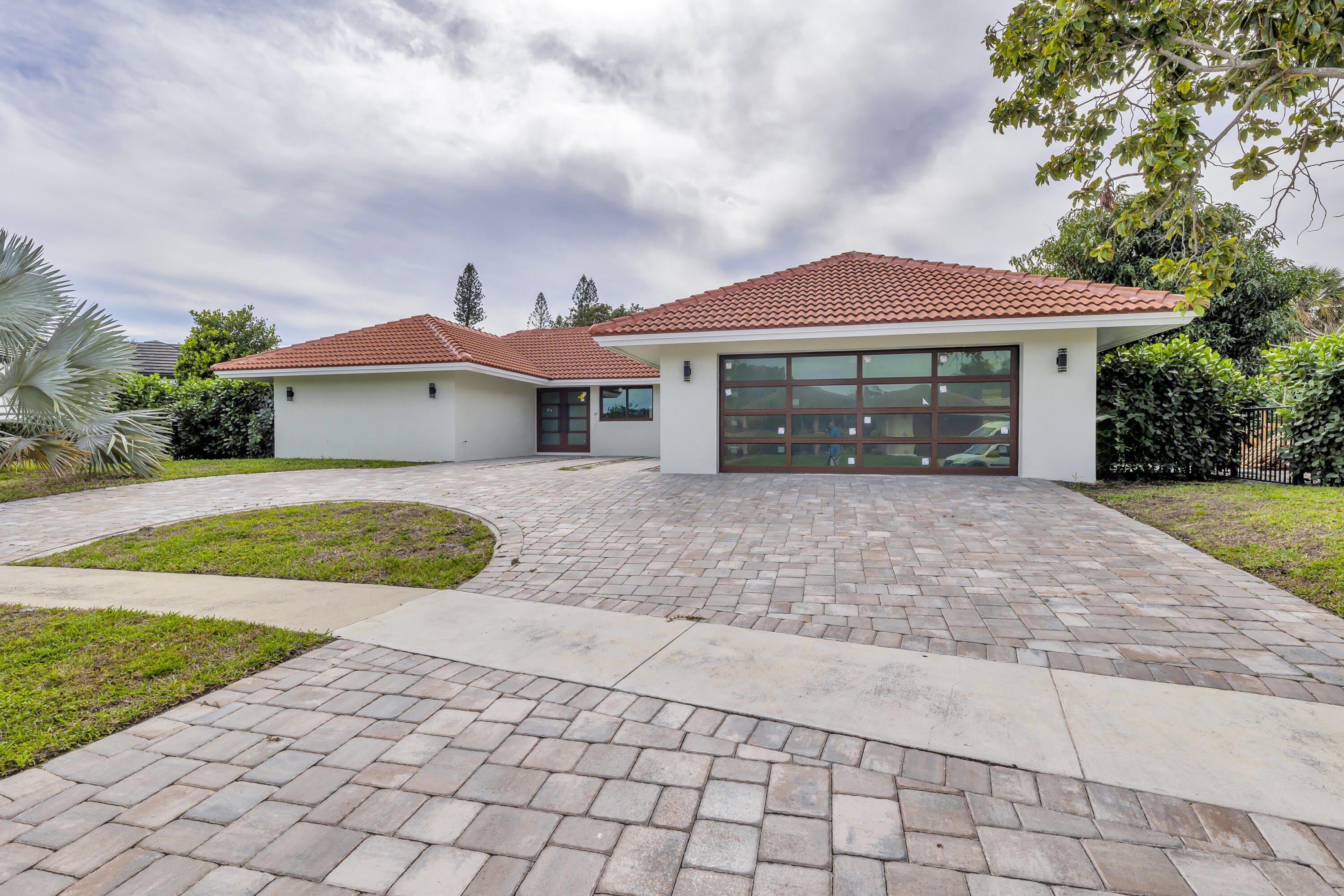 5924 Pinebrook Drive – photo 1