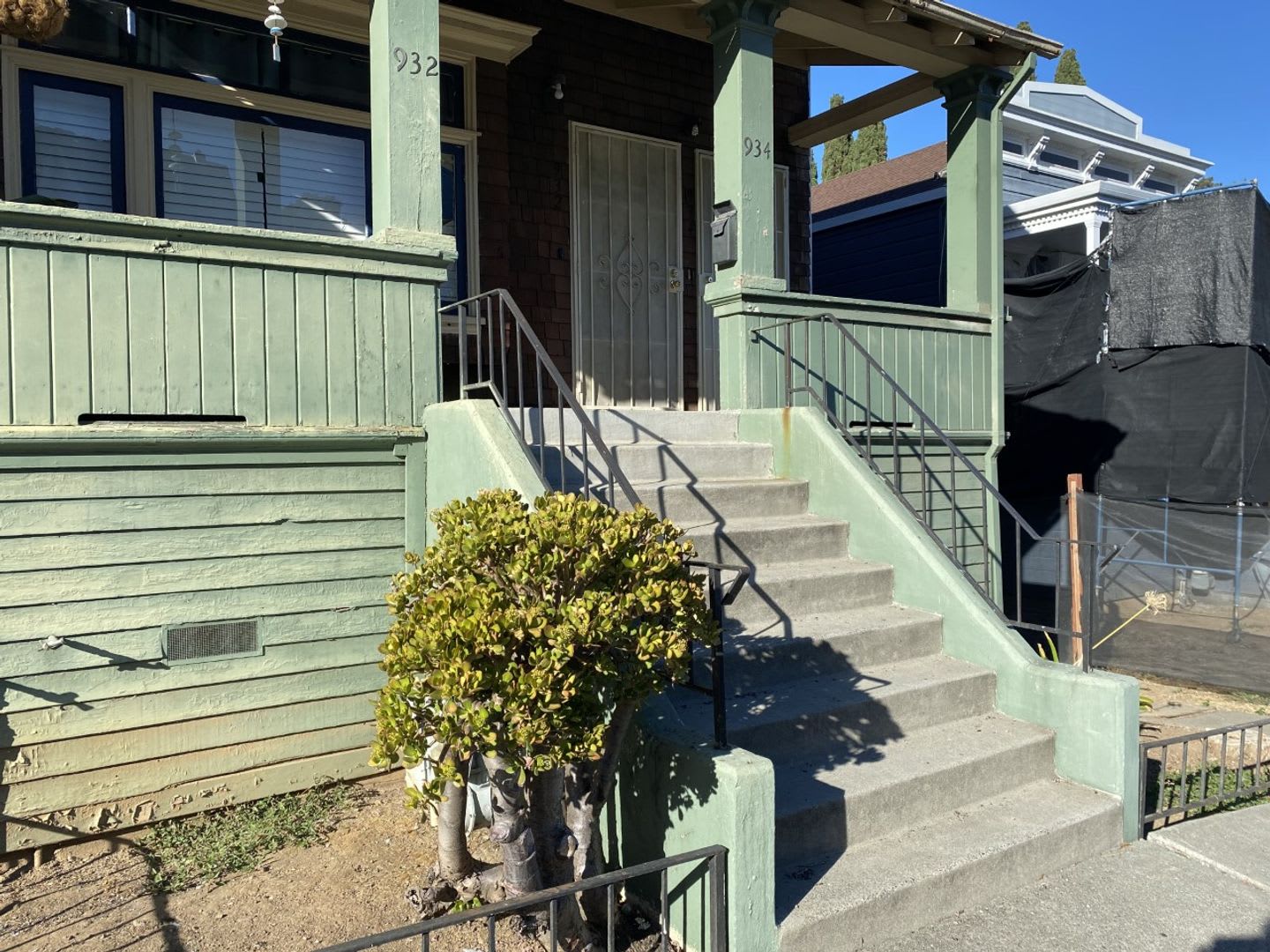 Cozy Upper Floor 2 Bedroom 1 Bath Unit – photo 1