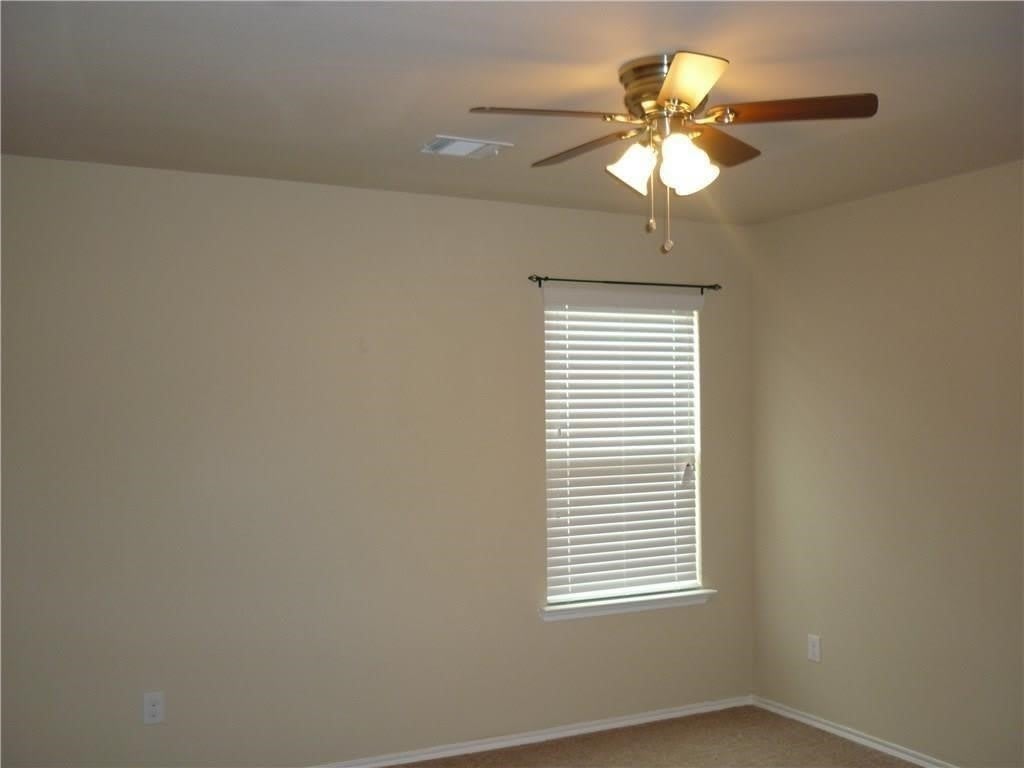 1054 Churchill Drive – photo 3