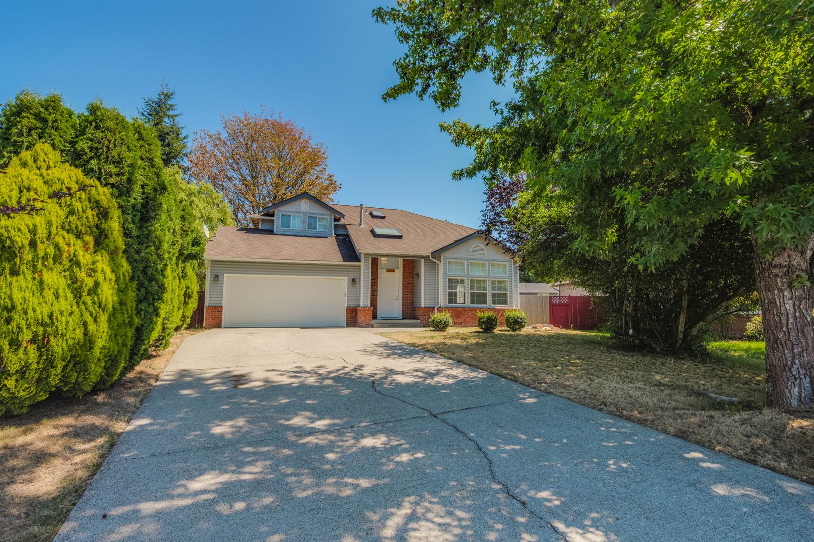 Wonderful Home On Cul De Sac – photo 1