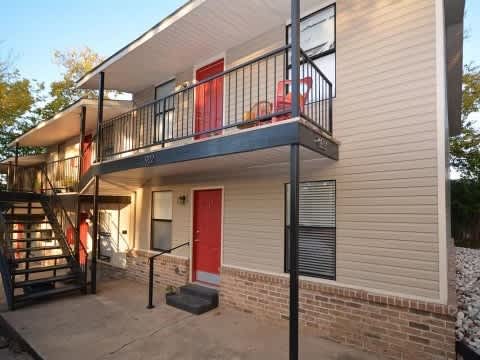 922 W Hughes St – photo 2