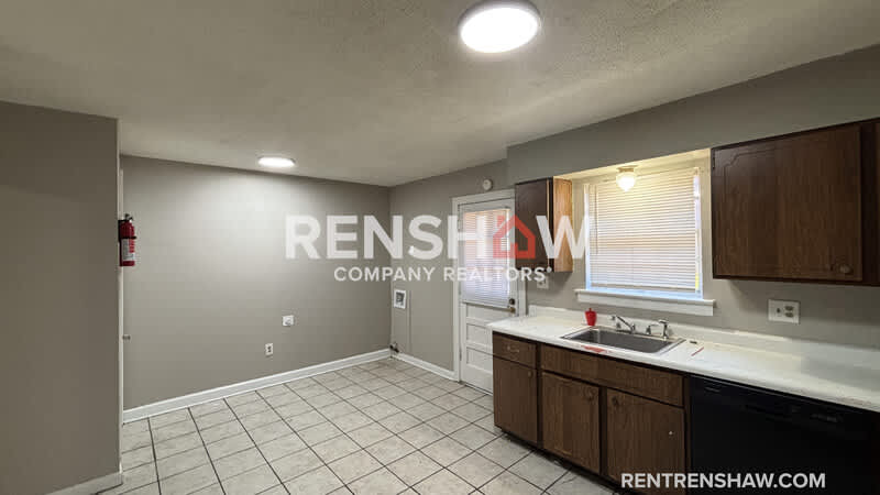 3247 Thirteen Colony Mall 3a – photo 5