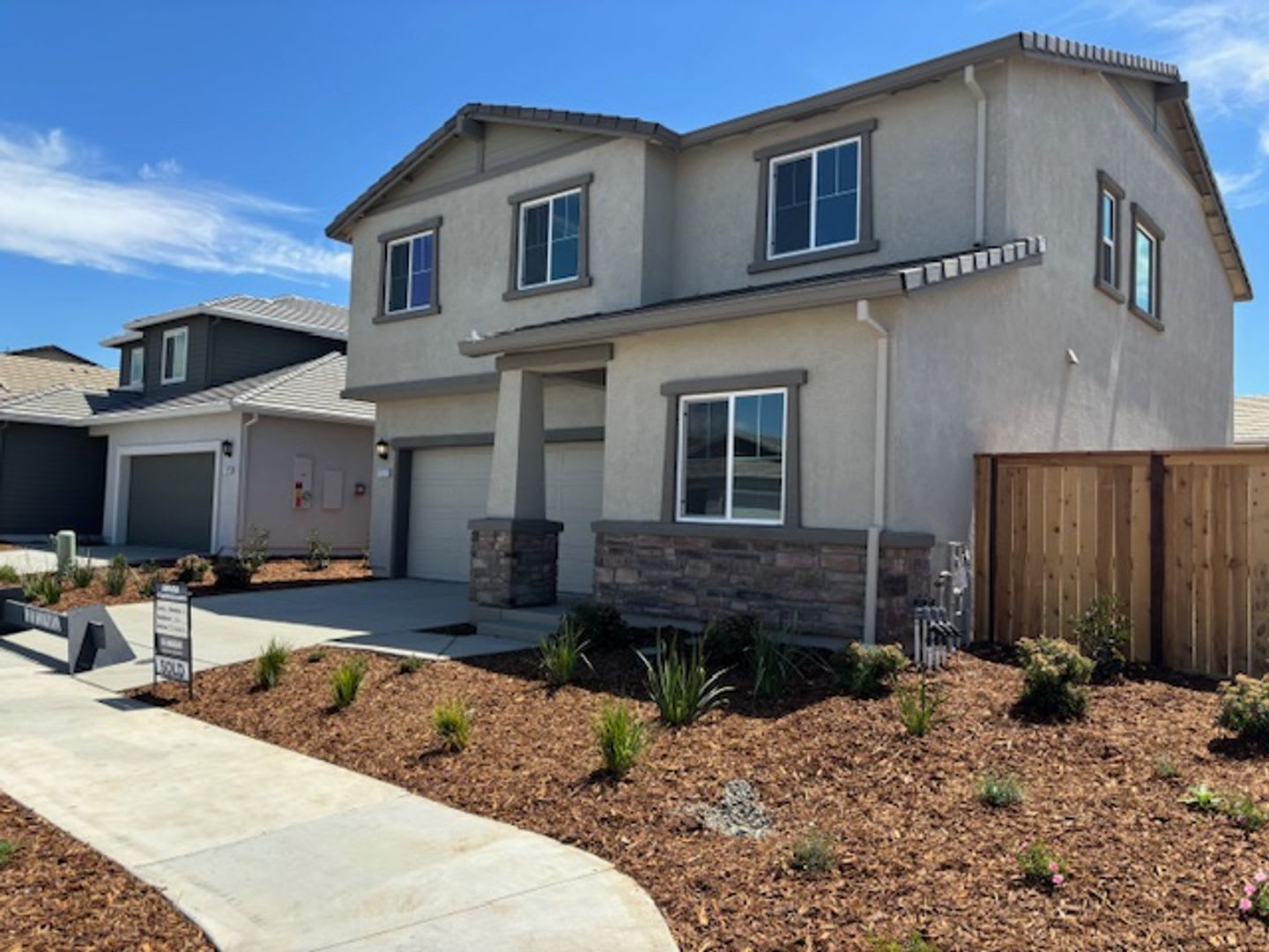 DR Horton Smart Home with 5 Bedrooms/ Bonus Loft/ Large Back Yard – photo 3