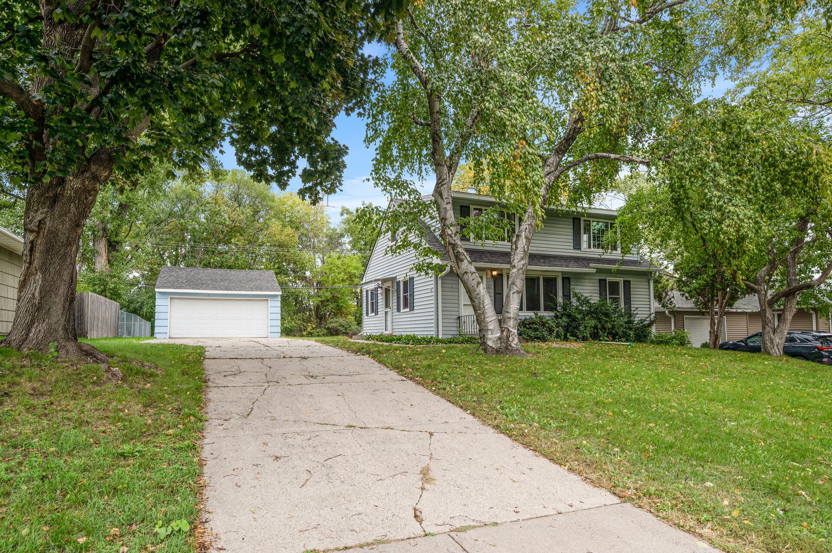 Beautiful 3BR/2Bath House Available Oct 1 – photo 2