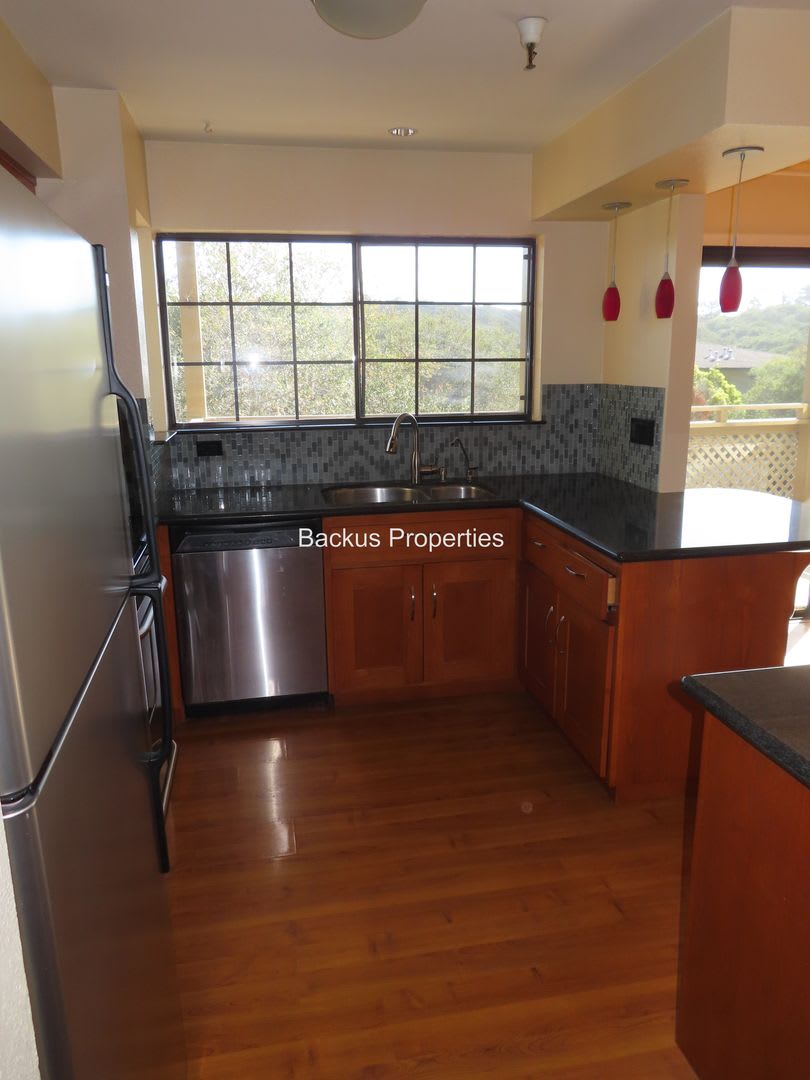Two bedroom Condo with beautiful views in Del Rey Oaks – photo 5