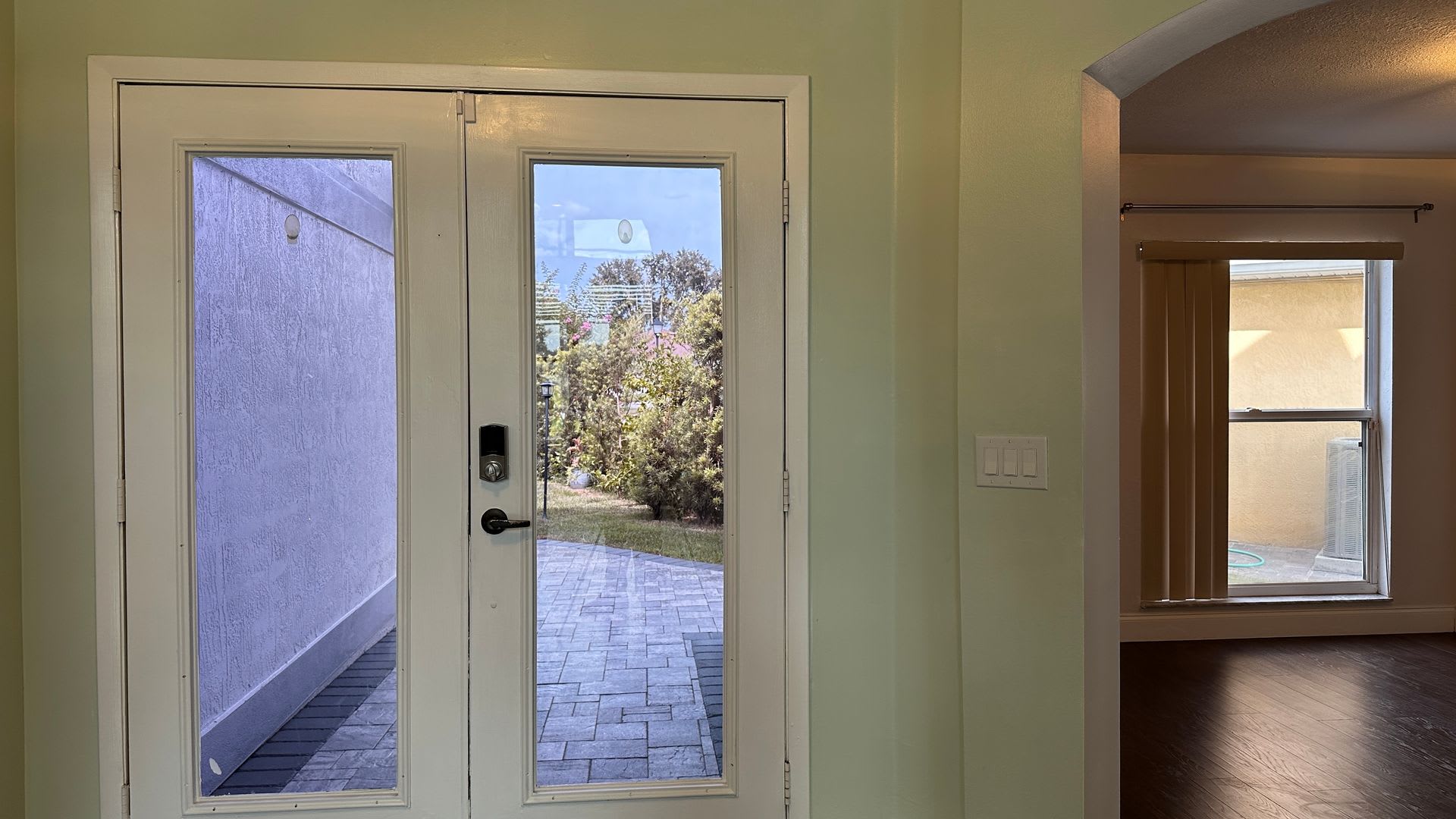 Spacious 4BR/2.5BA Home with Screened Pool & 2-Car Garage – photo 4