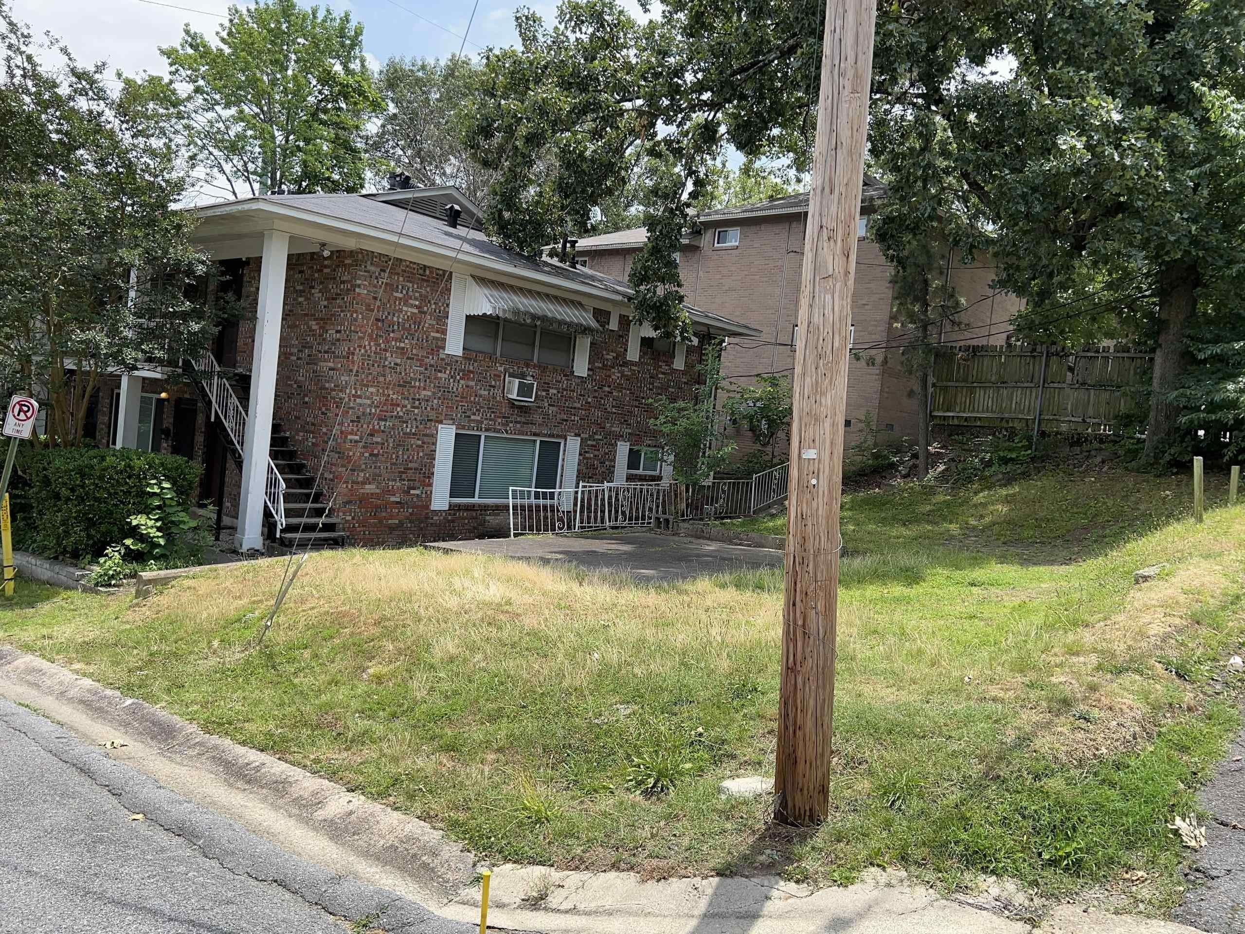 220 N Taylor – photo 2