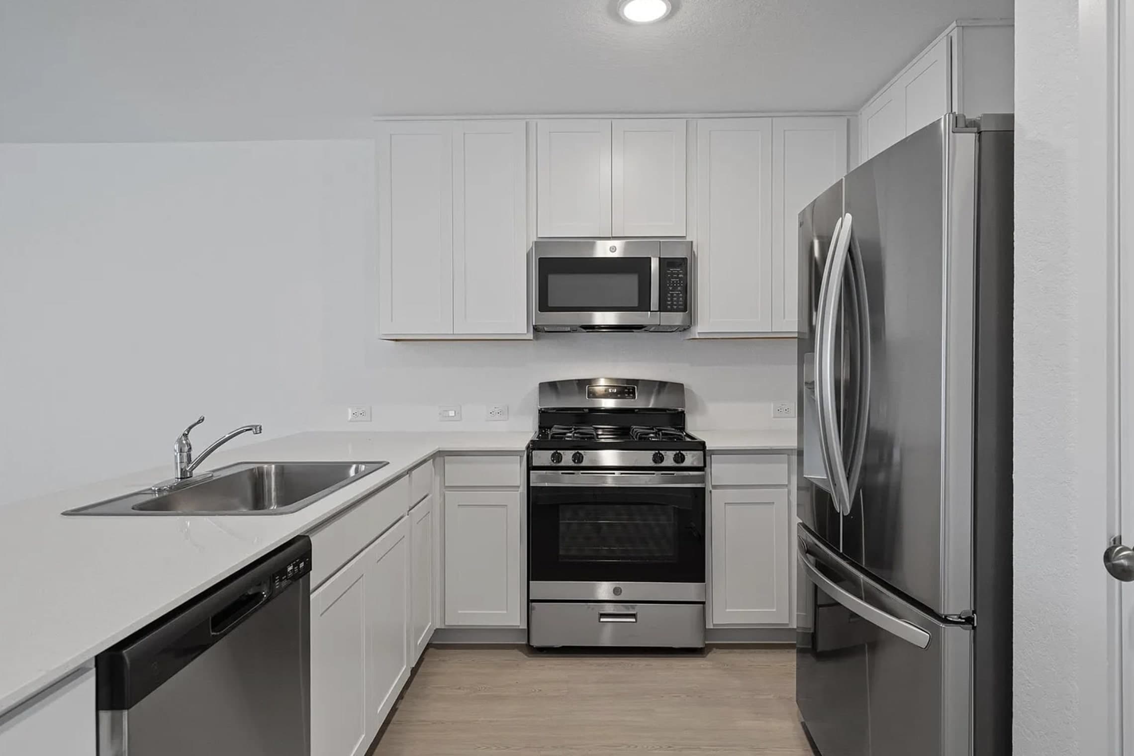 325 Rockies Road – photo 1