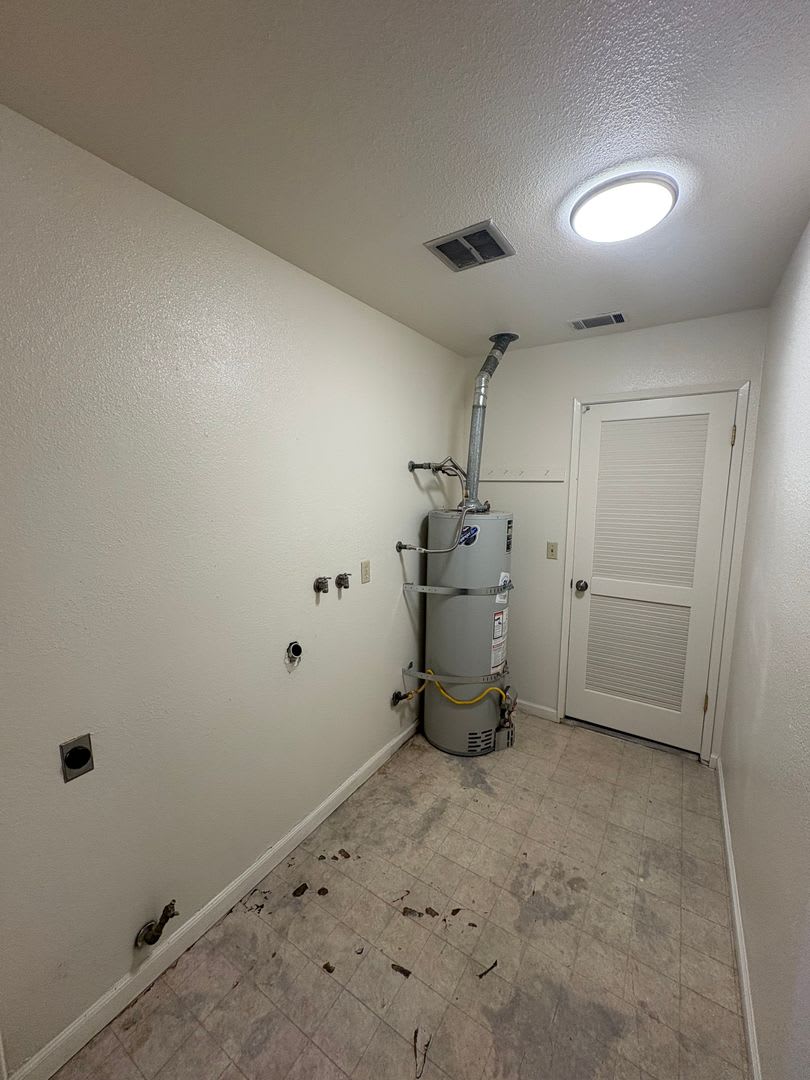 Spacious SW Visalia Home Available Now! – photo 4