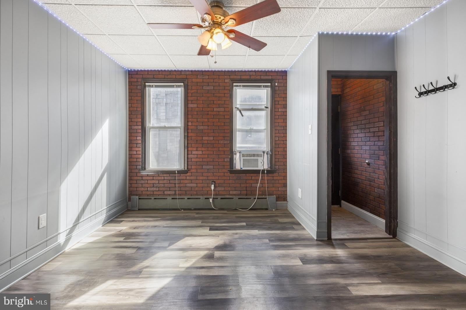 3218 E THOMPSON Street – photo 4