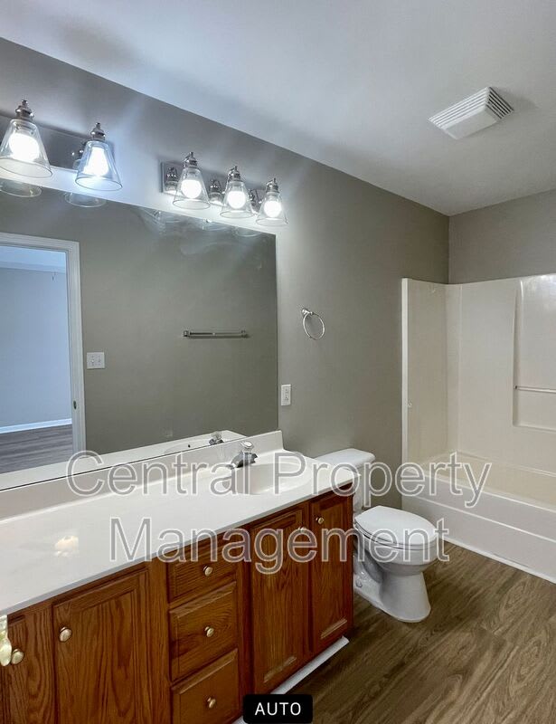 320 Woodruff Park Lane – photo 5