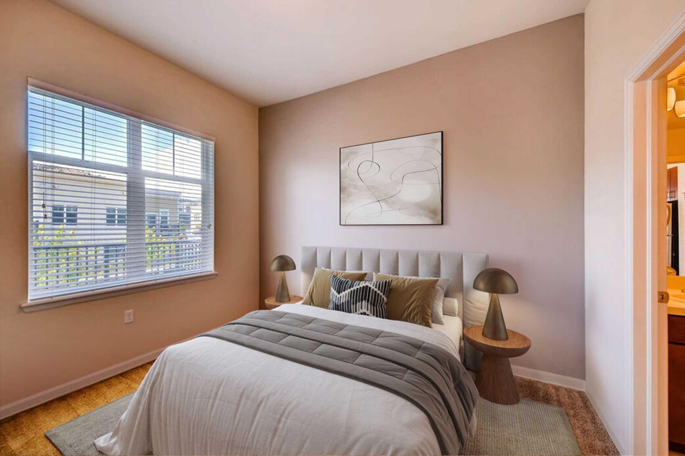 Violet on Broadway Apartment Homes – photo 5