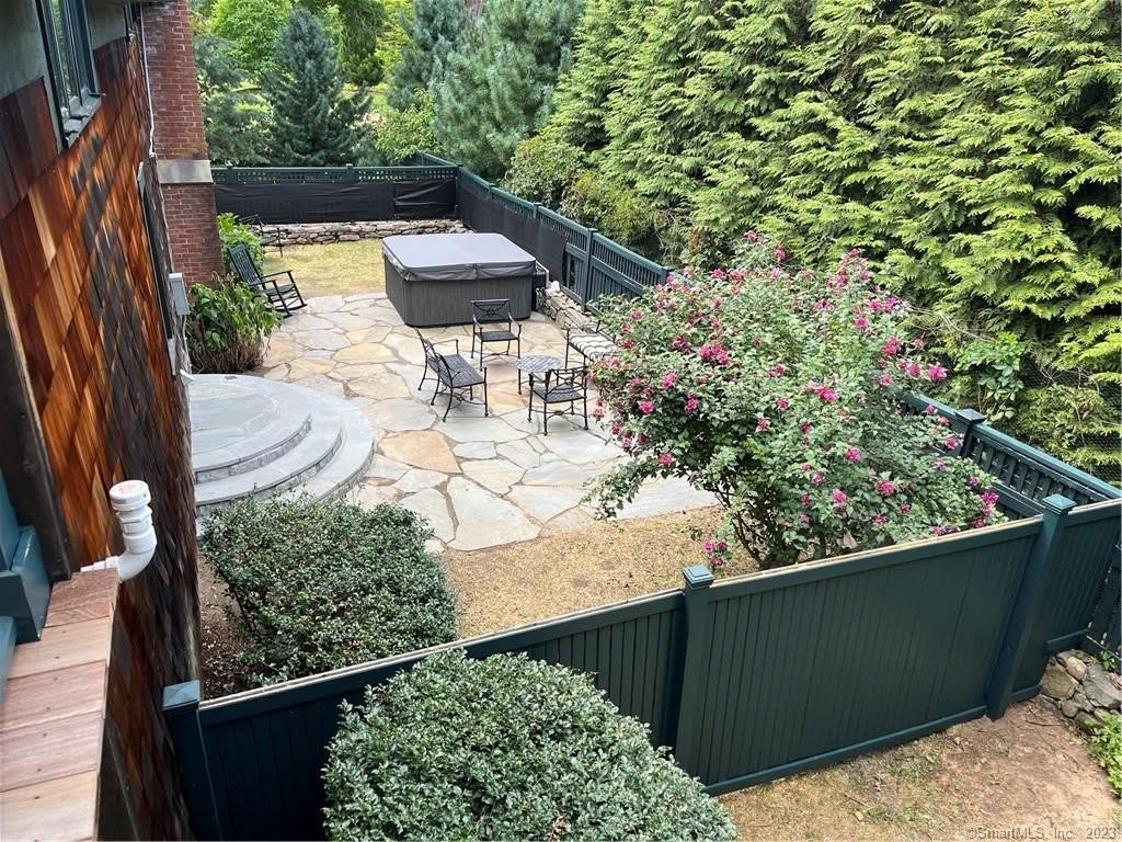 17 Kirby Road – photo 3