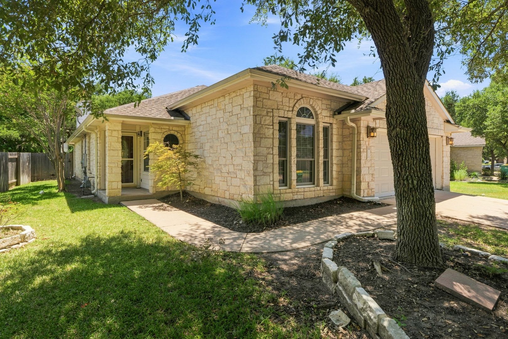 Lakeline Oaks Home For Lease – photo 2