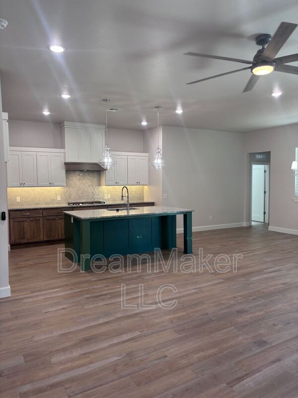 1902 Hollow Crest Court – photo 2