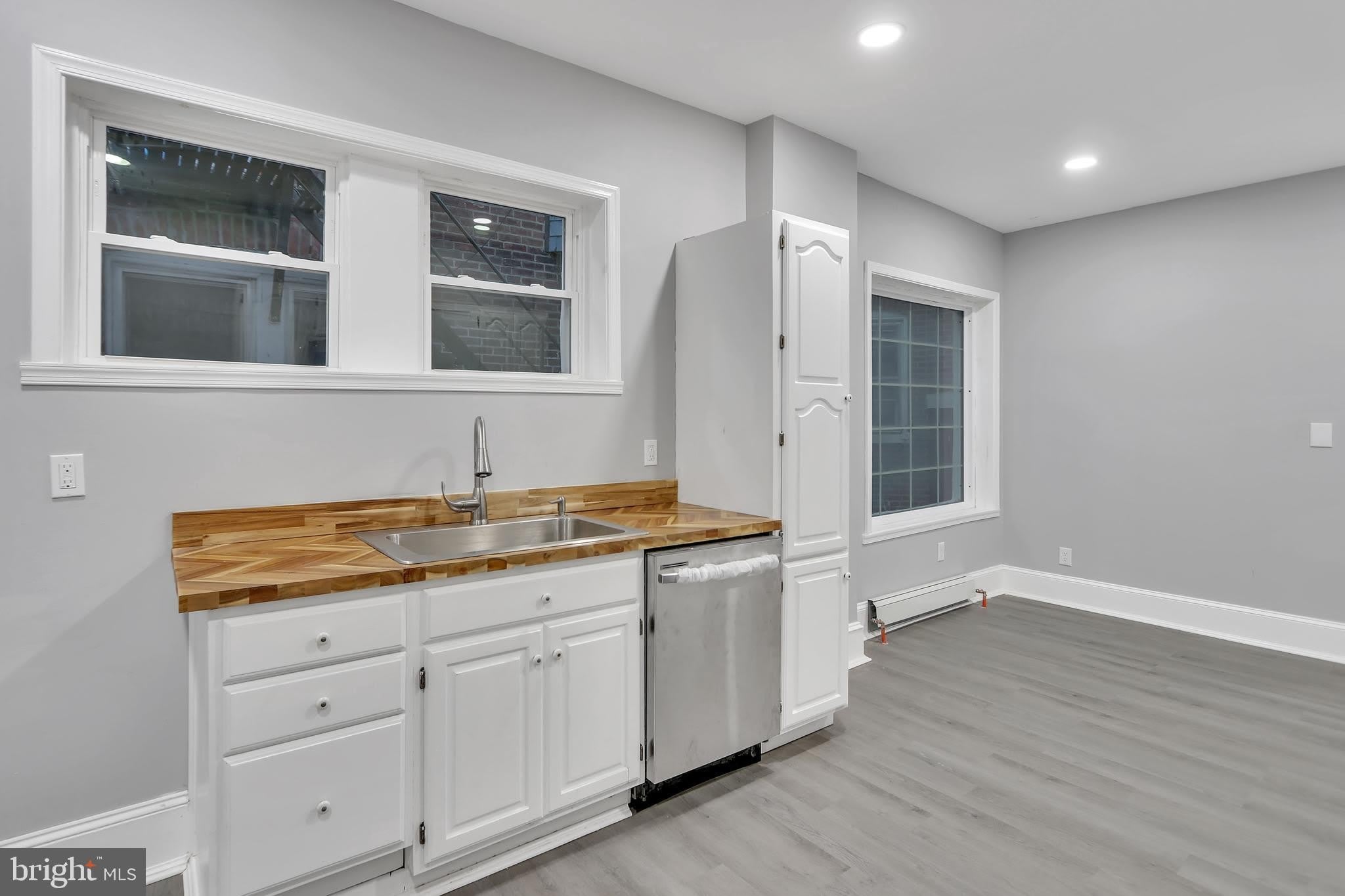 1526 W 4TH Street – photo 4