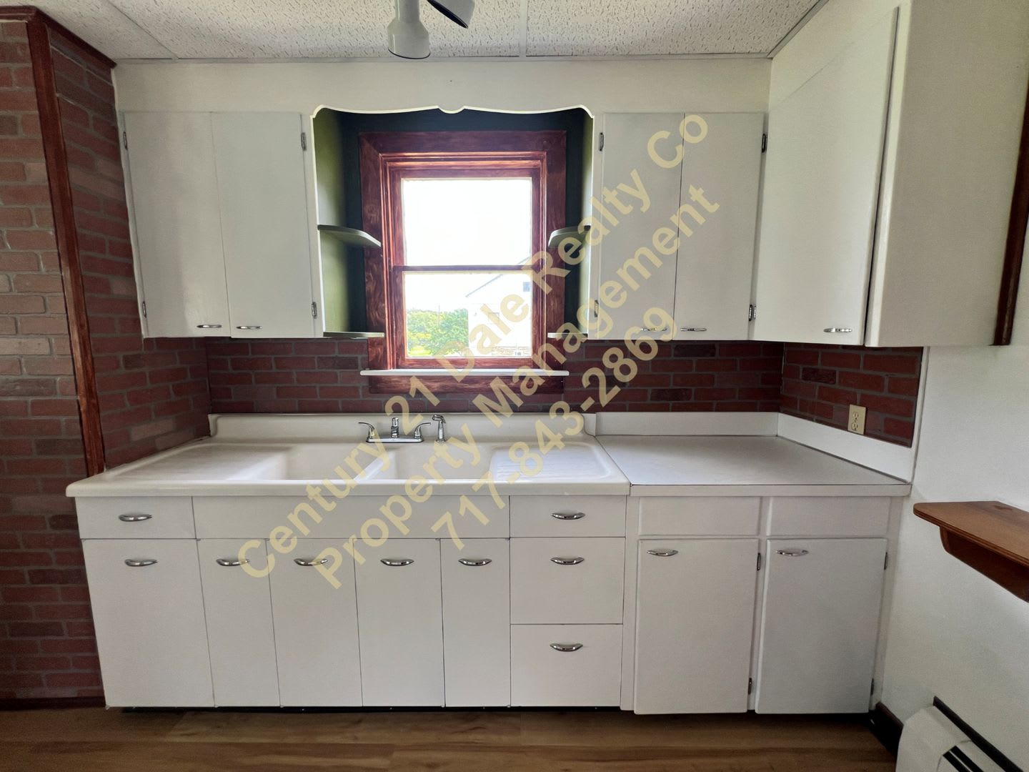 4 Bedroom Farm House in Red Lion School District – photo 2