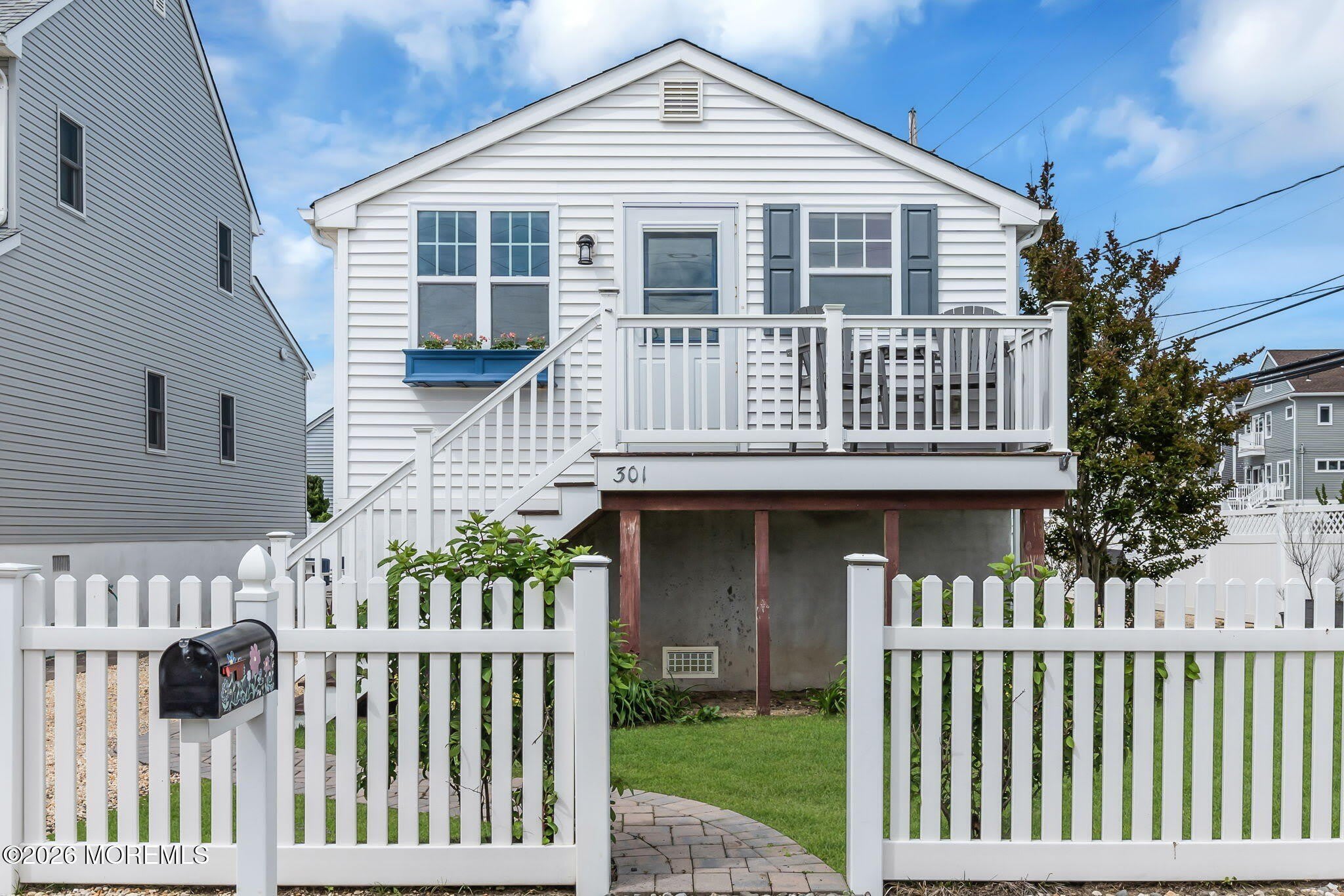 301 W Kupper Drive – photo 1