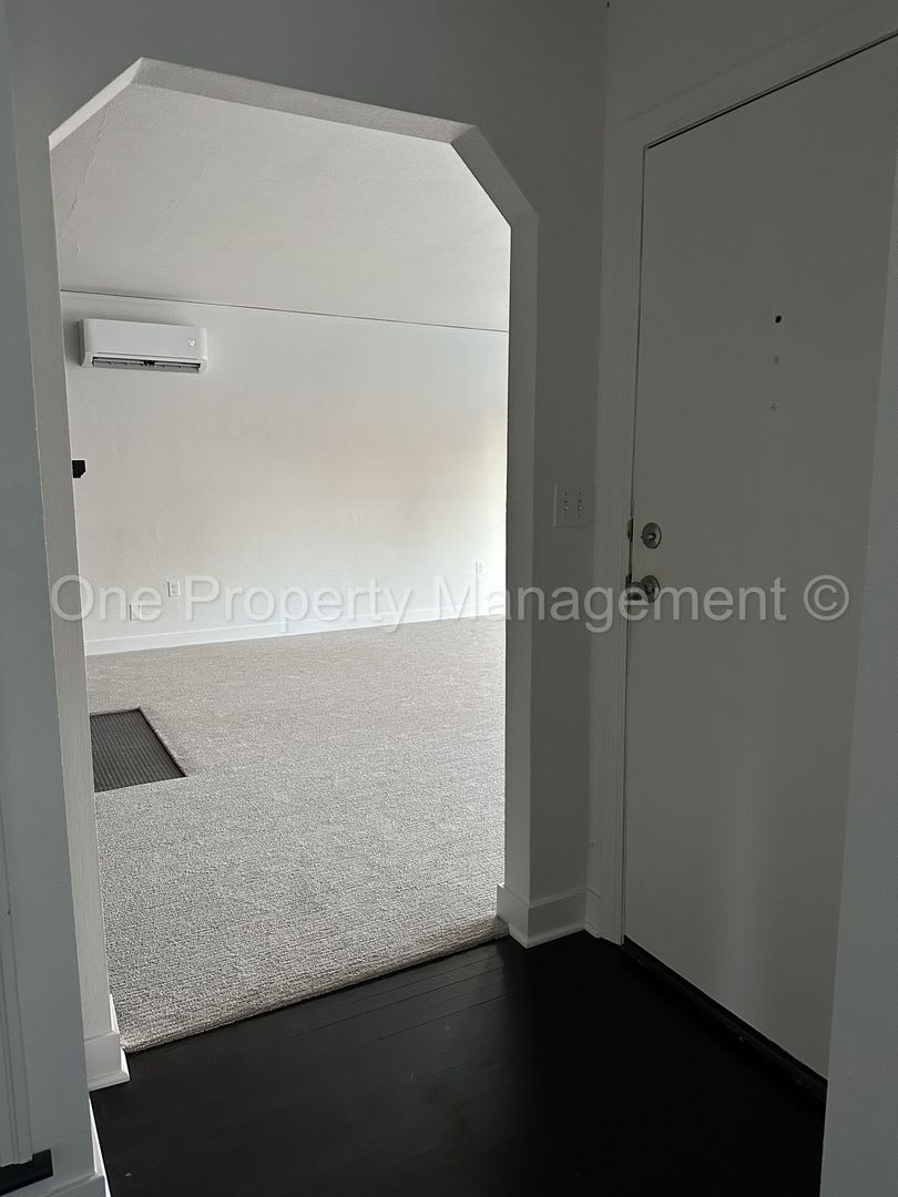 Renovated 3+ Bedroom Charmer Near Downtown – photo 2