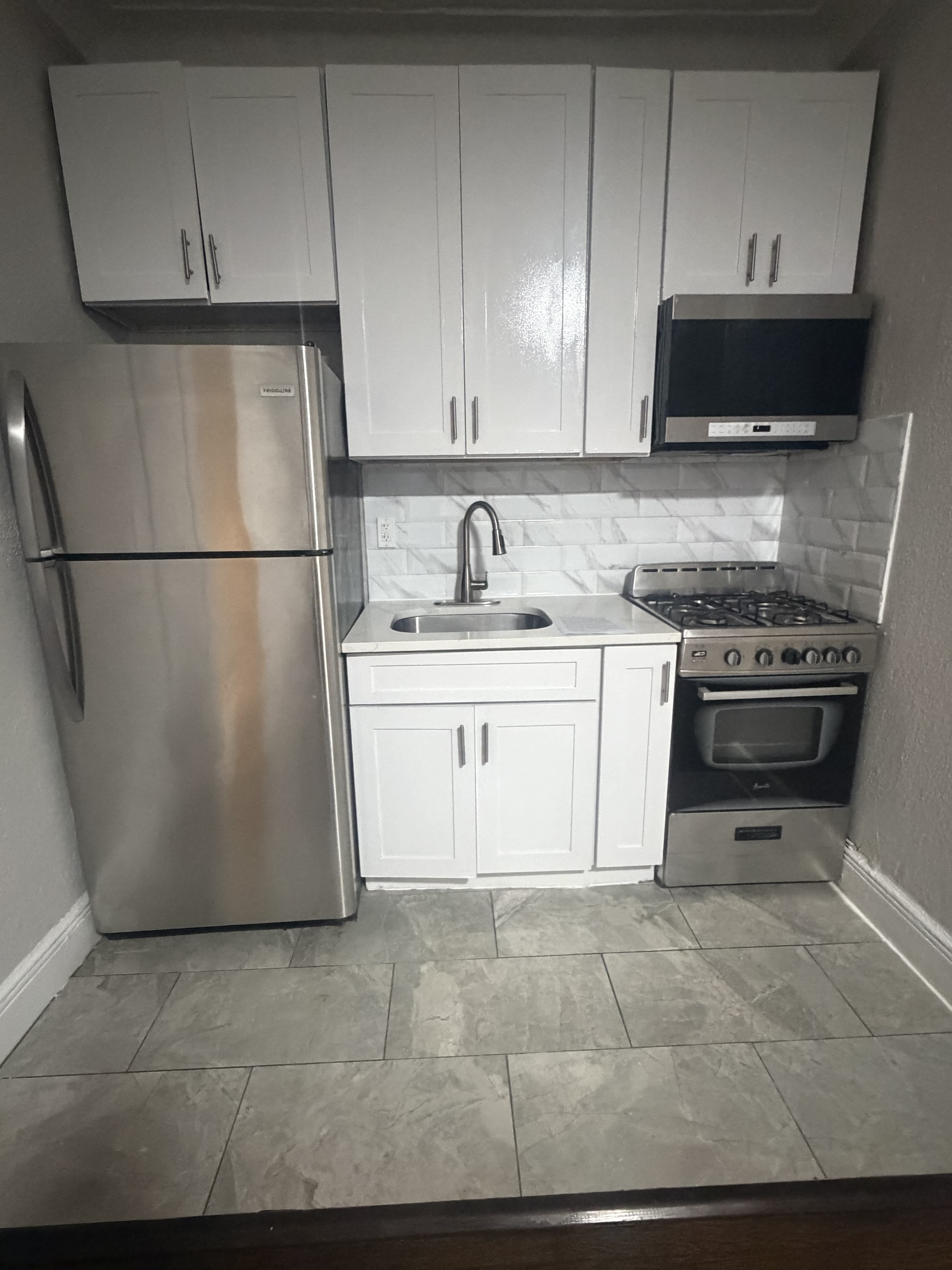 275 Beech St – photo 2