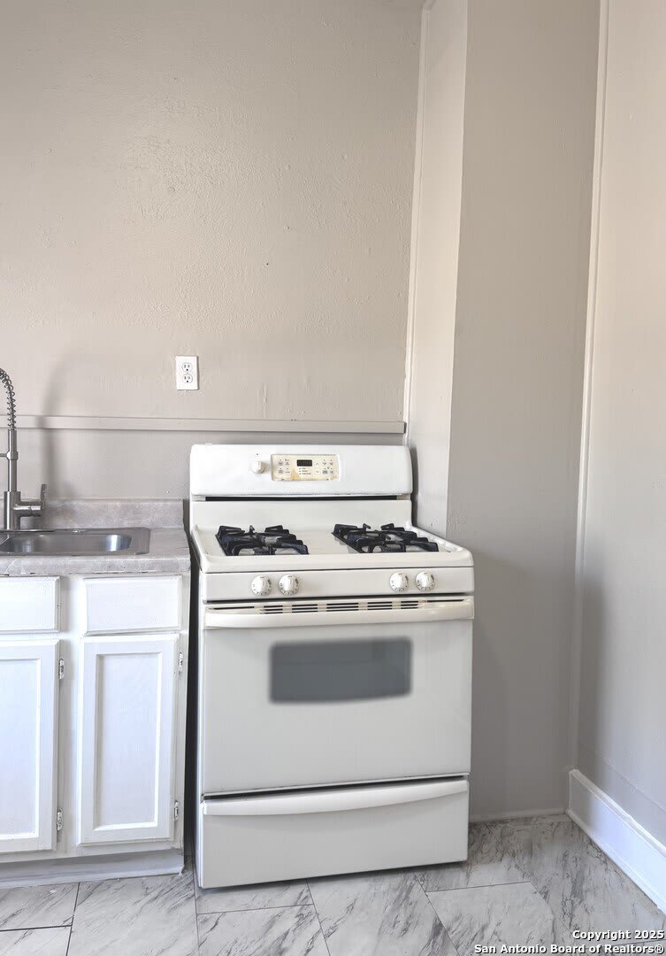 1021 Ogden – photo 3