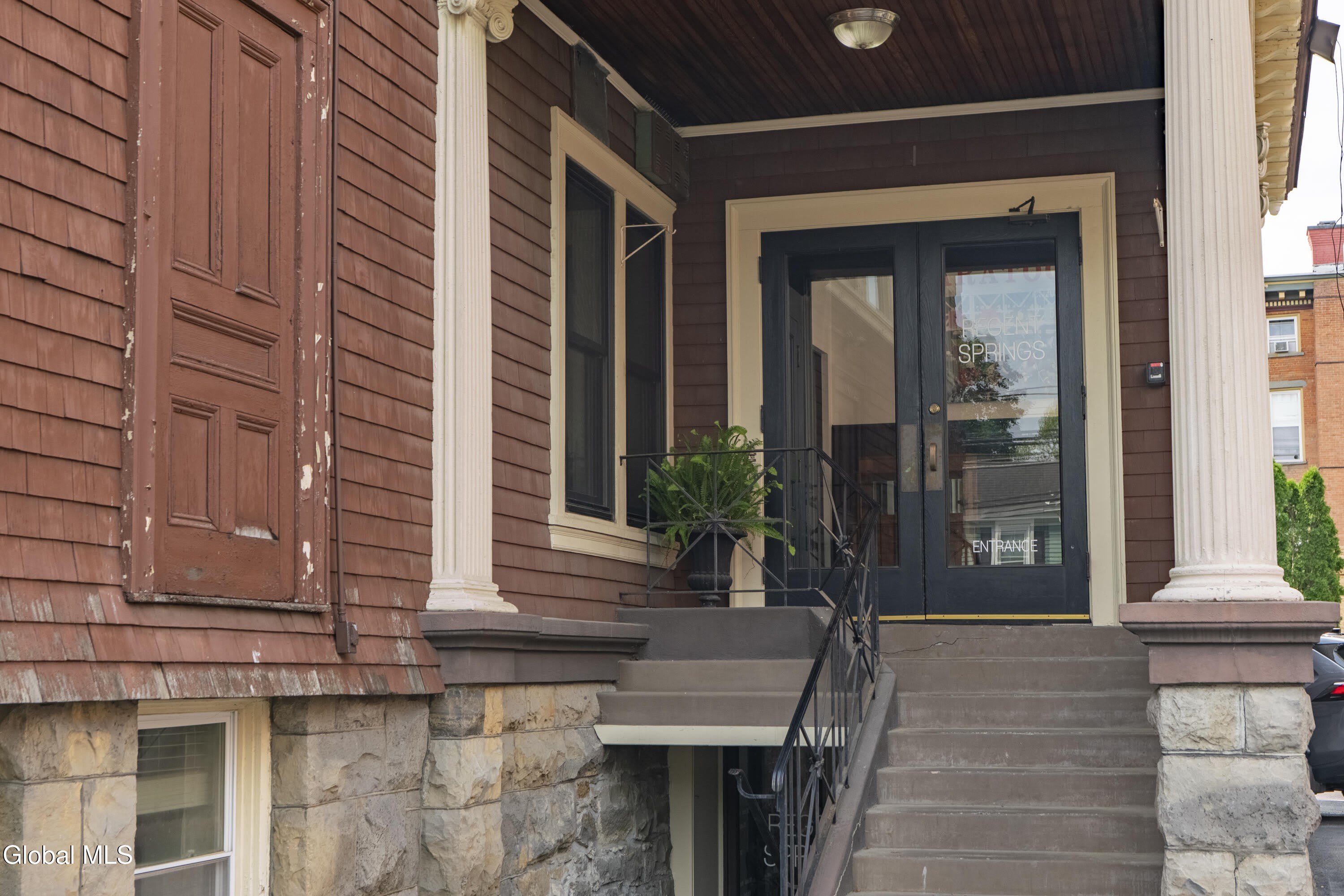 153 Regent Street – photo 2