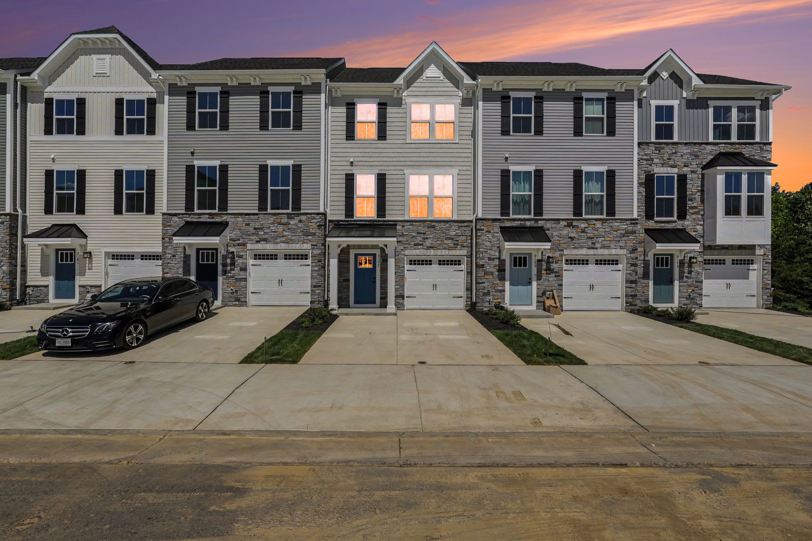 Brand New Luxury Townhome Alexander S Crossing Community Pool 2 300 Sq Ft – photo 1