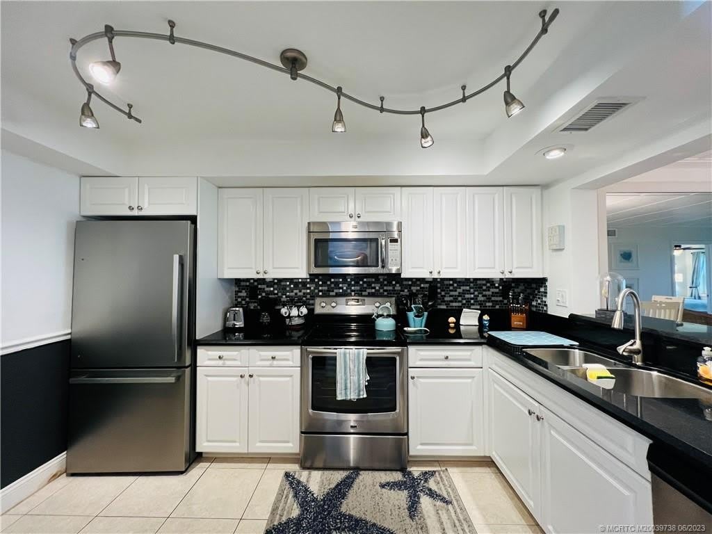 9490 S Ocean Drive – photo 4