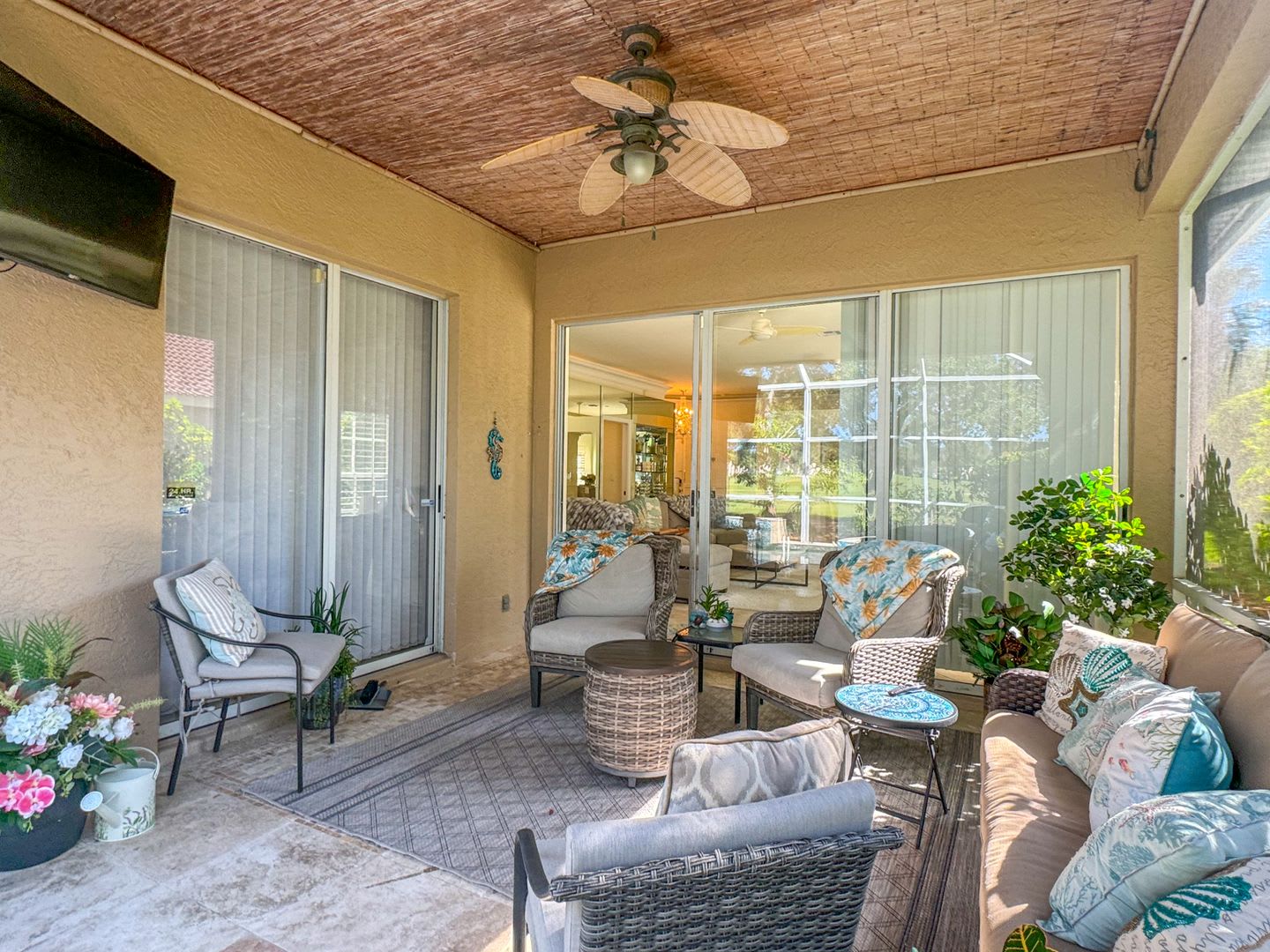 Beautiful Modern Heated Pool Home In The Vineyards Seasonal Only Available Off Season Months And Dec March 2026 – photo 3
