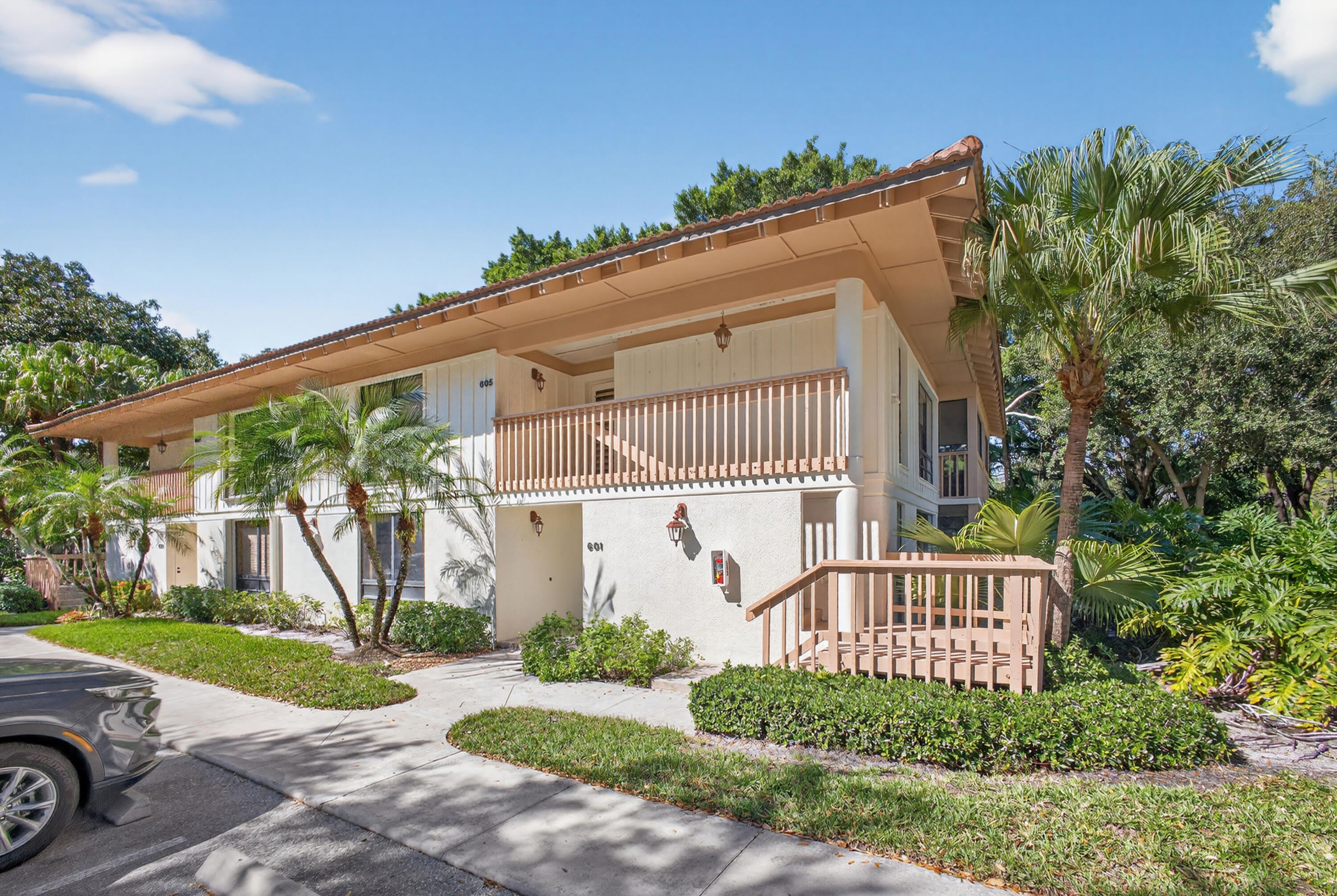 605 Brackenwood Cove – photo 1