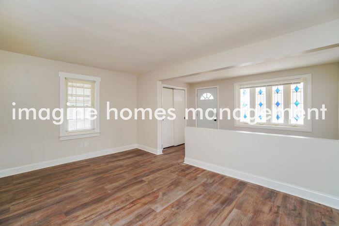 2828 Pine Street – photo 4